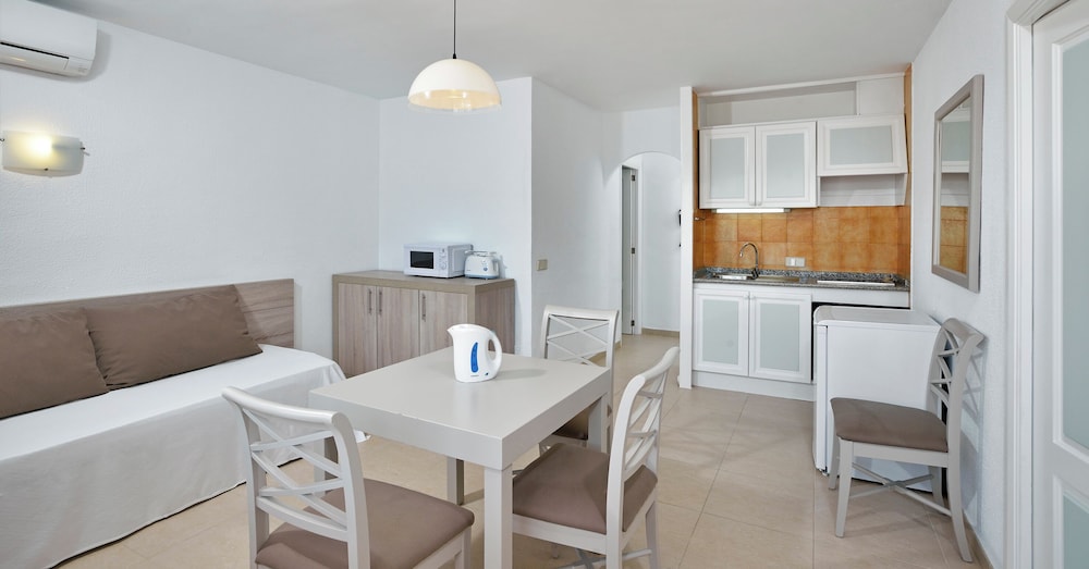 Sol Cala D'Or Apartments — Hotel rooms in Cala d´Or, Balearic Islands