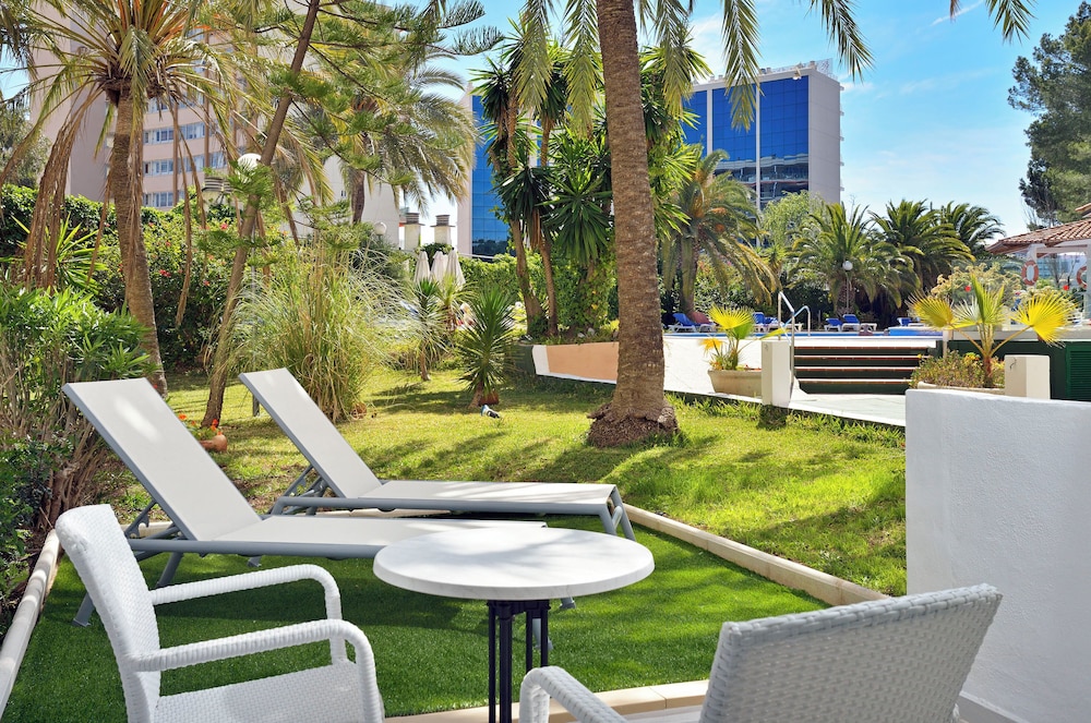 Sol Lunamar Palmanova Apartamentos – Adults Only — Swimming pool in Palma Nova, Balearic Islands
