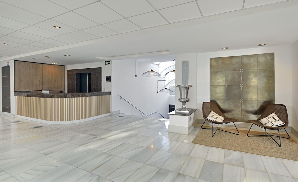 Sol Lunamar Palmanova Apartamentos – Adults Only — Hotel building in Palma Nova, Balearic Islands