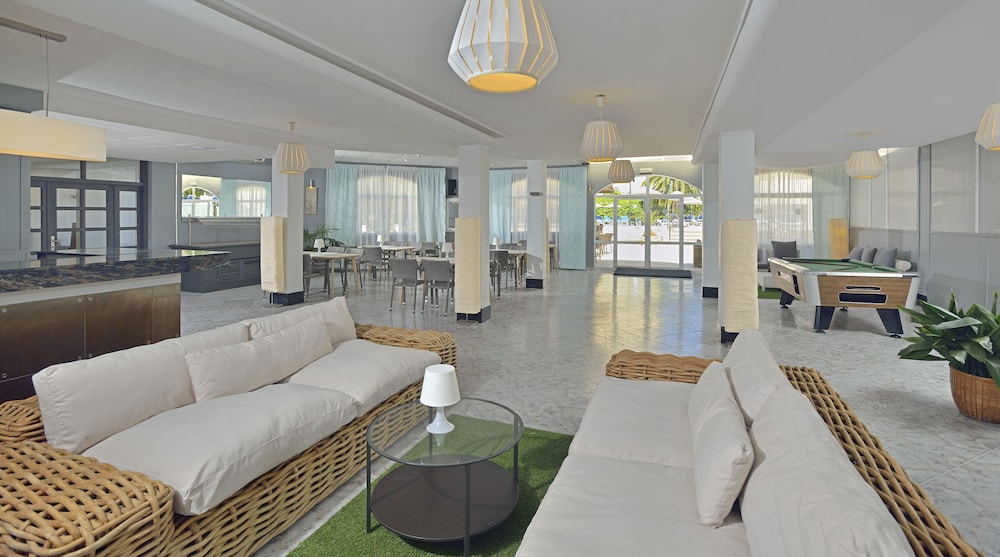 Sol Lunamar Palmanova Apartamentos – Adults Only — Restaurant & bars in Palma Nova, Balearic Islands