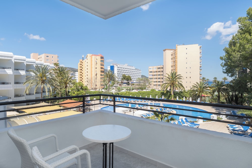 Sol Lunamar Palmanova Apartamentos – Adults Only — Swimming pool in Palma Nova, Balearic Islands