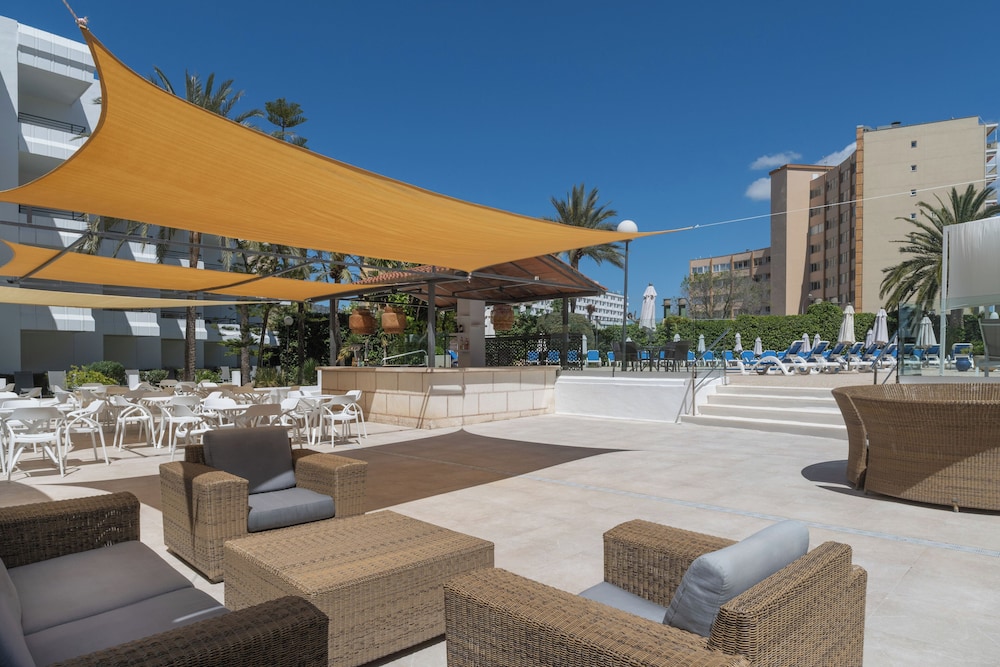 Sol Lunamar Palmanova Apartamentos – Adults Only — Restaurant & bars in Palma Nova, Balearic Islands