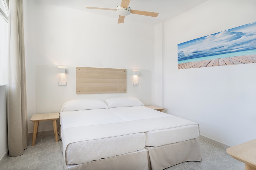 Sol Lunamar Palmanova Apartamentos – Adults Only — Hotel rooms in Palma Nova, Balearic Islands