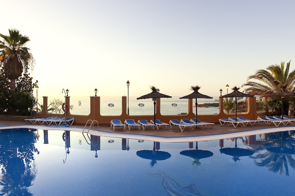 Elba Castillo San Jorge & Antigua Suite Hotel — Swimming pool in Costa de Antigua, Canary Islands