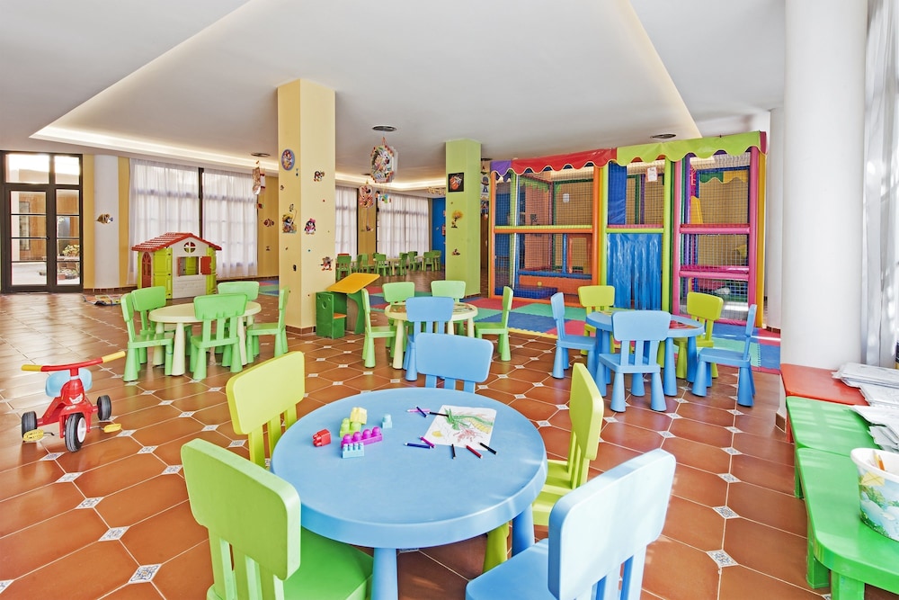Elba Castillo San Jorge & Antigua Suite Hotel — Attractions for children in Costa de Antigua, Canary Islands