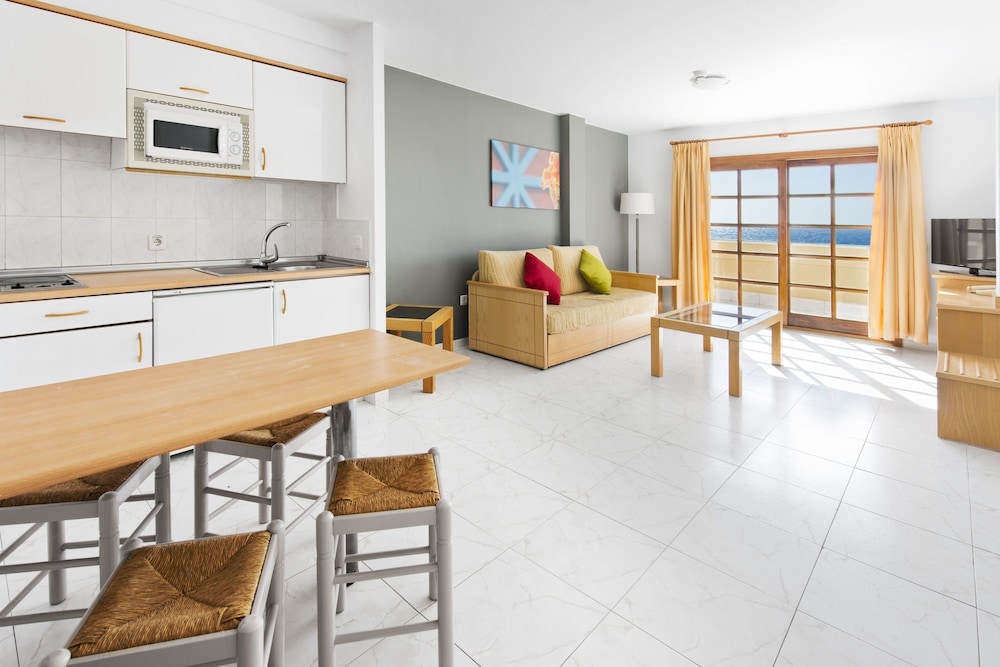 Elba Castillo San Jorge & Antigua Suite Hotel — Hotel rooms in Costa de Antigua, Canary Islands