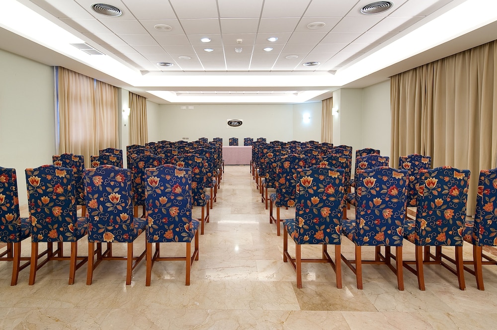Elba Castillo San Jorge & Antigua Suite Hotel — Hotel building in Costa de Antigua, Canary Islands