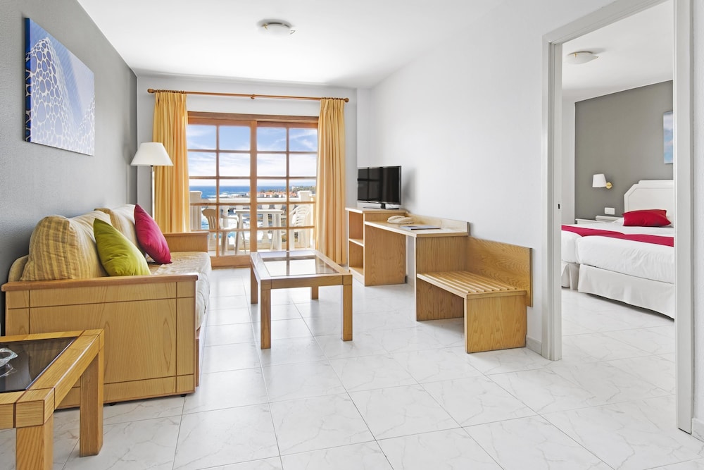 Elba Castillo San Jorge & Antigua Suite Hotel — Hotel rooms in Costa de Antigua, Canary Islands