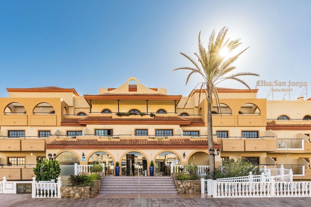 Elba Castillo San Jorge & Antigua Suite Hotel — Hotel building in Costa de Antigua, Canary Islands