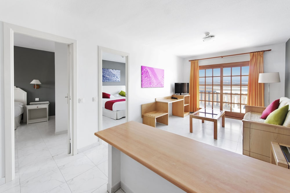 Elba Castillo San Jorge & Antigua Suite Hotel — Hotel rooms in Costa de Antigua, Canary Islands
