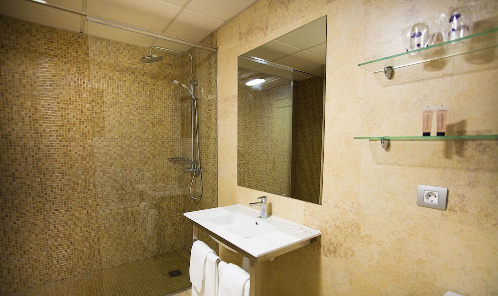 Elba Castillo San Jorge & Antigua Suite Hotel — Hotel rooms in Costa de Antigua, Canary Islands