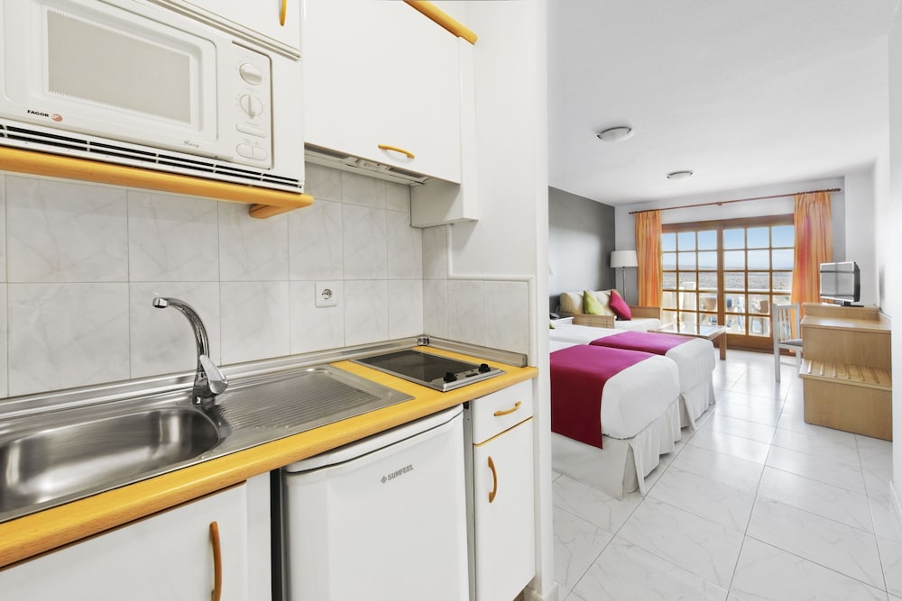 Elba Castillo San Jorge & Antigua Suite Hotel — Hotel rooms in Costa de Antigua, Canary Islands