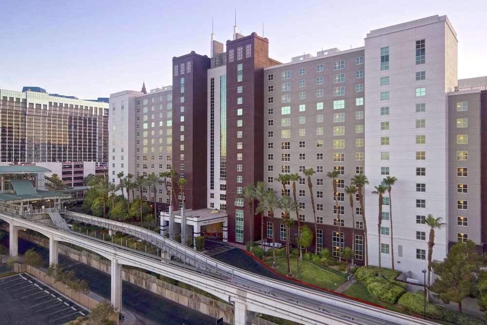 Hilton Grand Vacations Club Flamingo Las Vegas — Hotel building in Las Vegas, Nevada