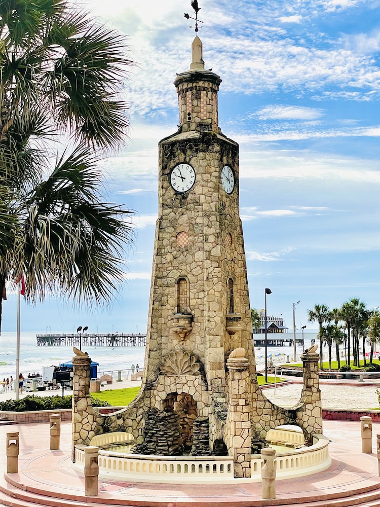 Holiday Inn Express & Suites Oceanfront by IHG — Attractions in the area in Daytona Beach, Florida