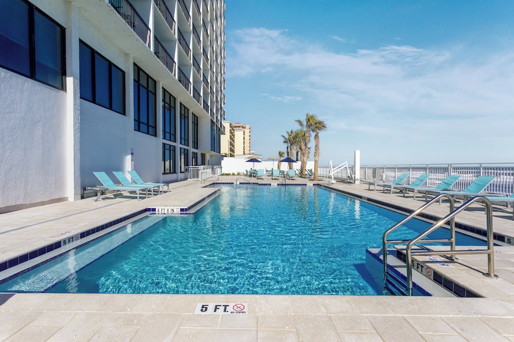 Holiday Inn Express & Suites Oceanfront by IHG — Swimming pool in Daytona Beach, Florida