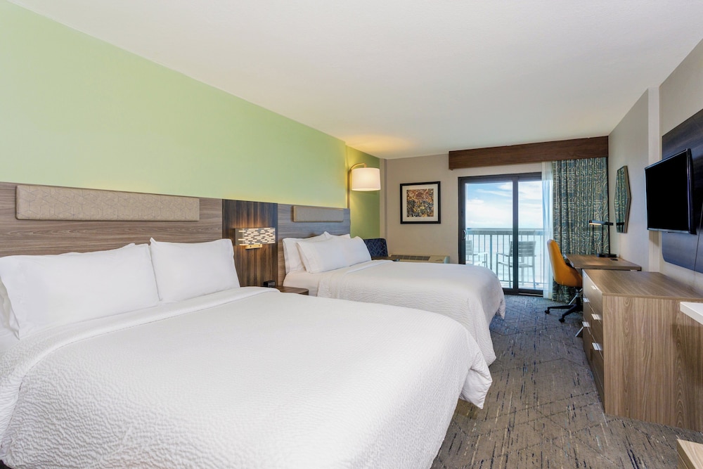 Holiday Inn Express & Suites Oceanfront by IHG — Hotel rooms in Daytona Beach, Florida