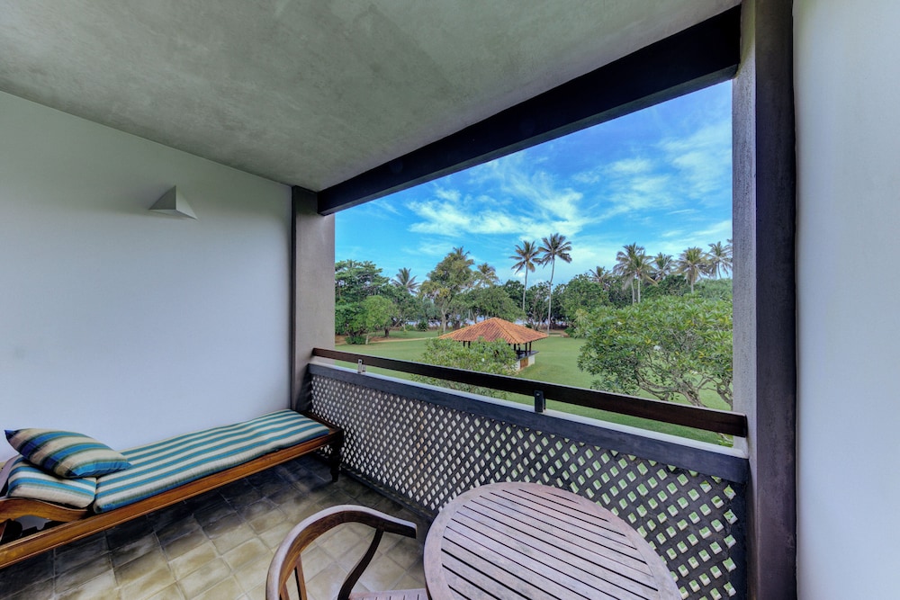 Cinnamon Bey Beruwala — Hotel rooms in Beruwala