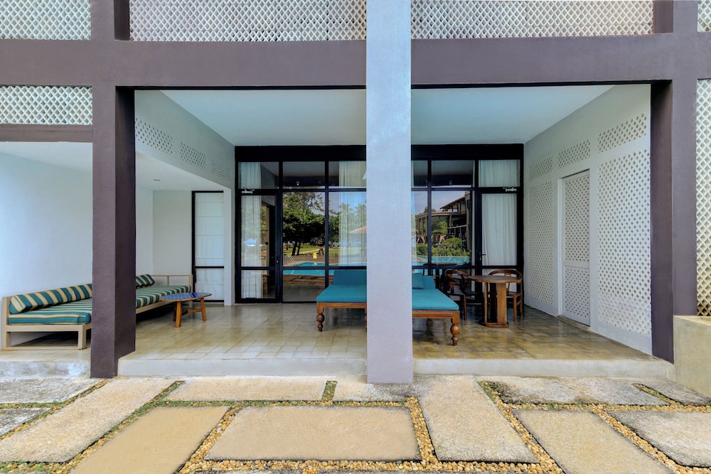 Cinnamon Bey Beruwala — Hotel building in Beruwala