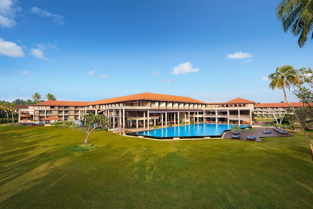 Cinnamon Bey Beruwala — Hotel building in Beruwala