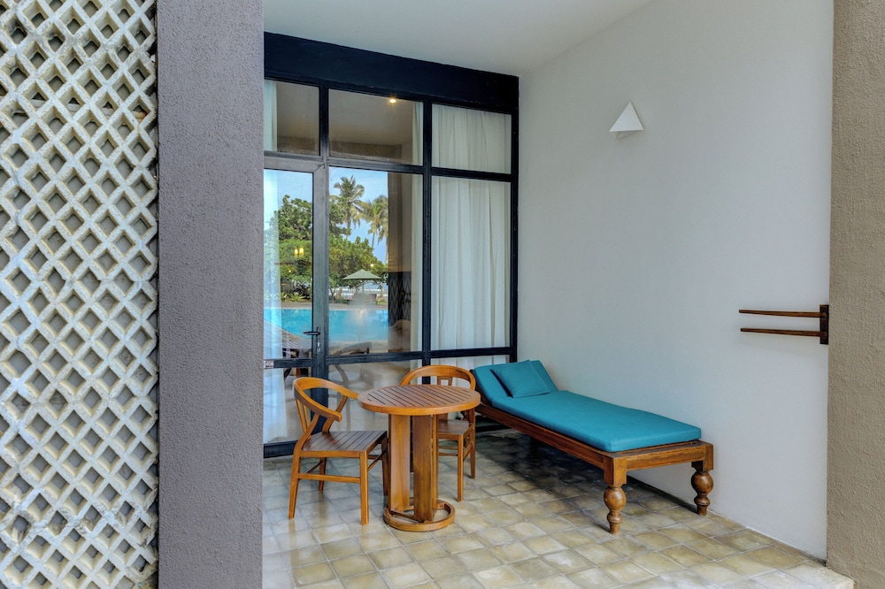 Cinnamon Bey Beruwala — Hotel rooms in Beruwala