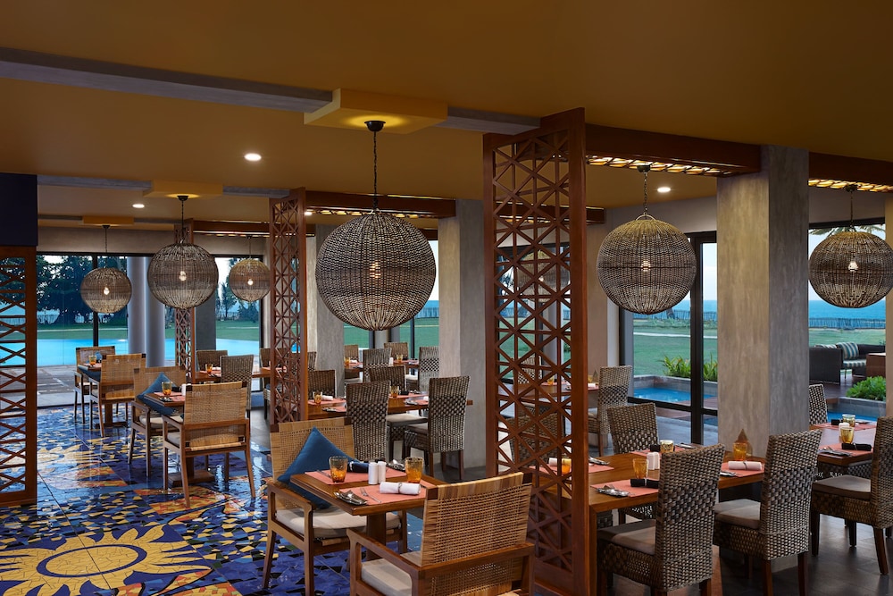Cinnamon Bey Beruwala — Restaurant & bars in Beruwala