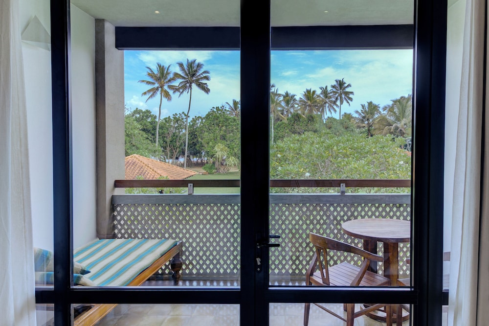 Cinnamon Bey Beruwala — Hotel rooms in Beruwala
