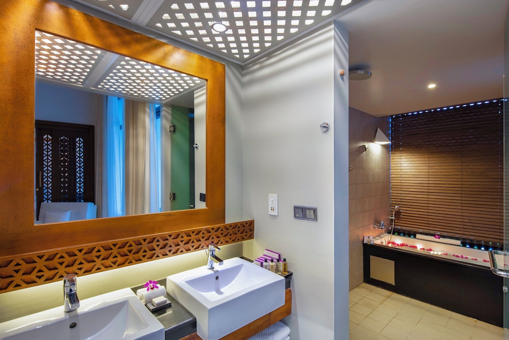 Cinnamon Bey Beruwala — Hotel rooms in Beruwala