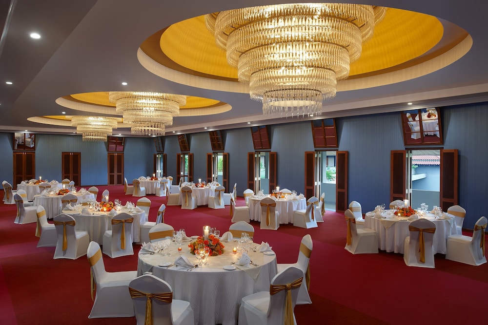 Cinnamon Bey Beruwala — Restaurant & bars in Beruwala