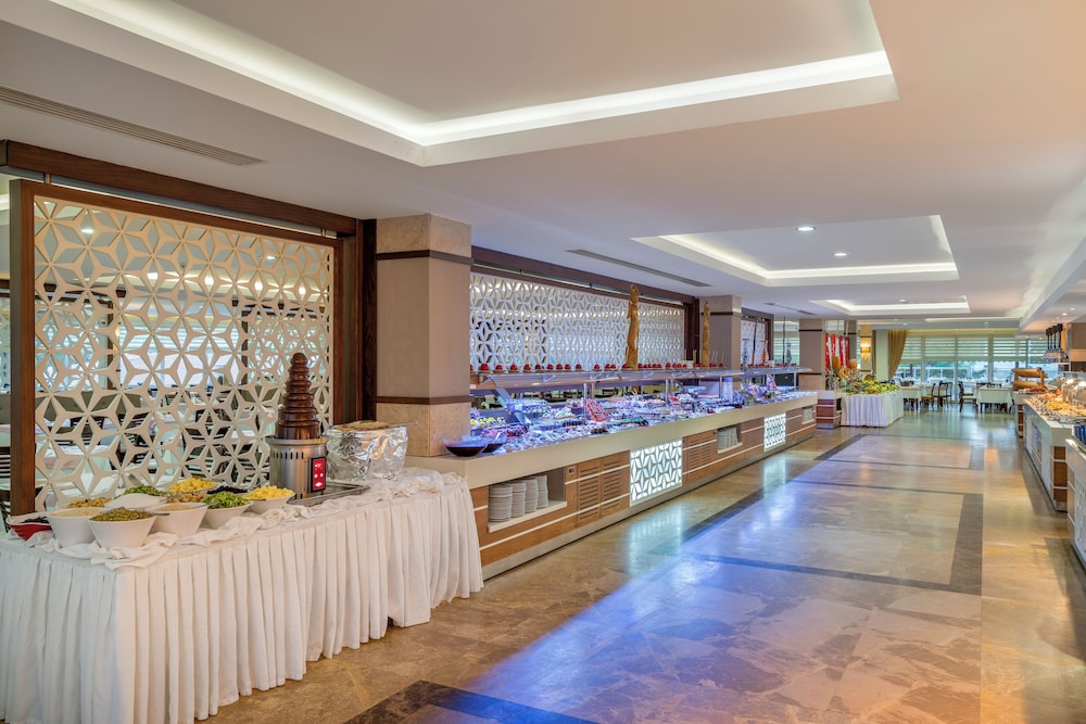 Green Max Hotel — Restaurant & bars in Belek