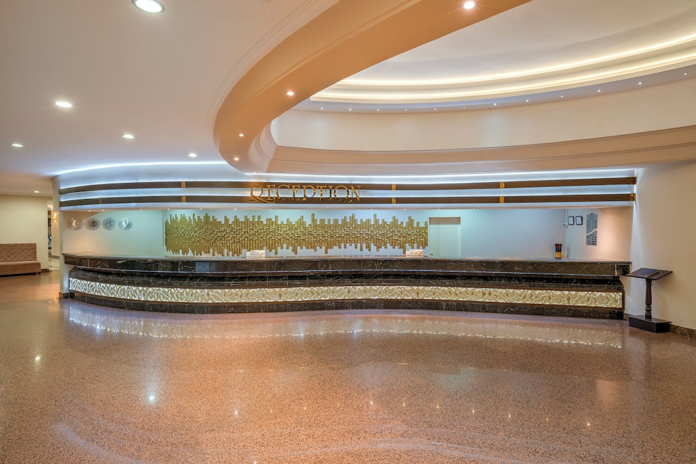 Green Max Hotel — Hotel building in Belek
