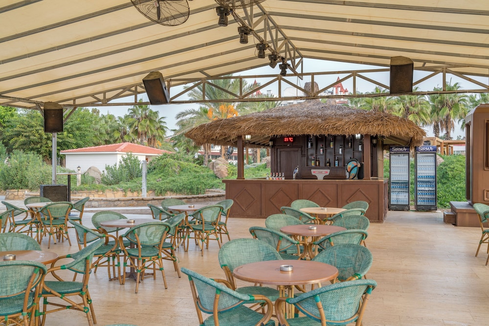 Green Max Hotel — Restaurant & bars in Belek