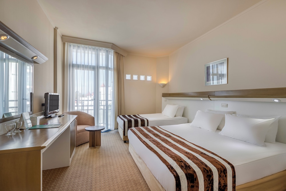 Green Max Hotel — Hotel rooms in Belek