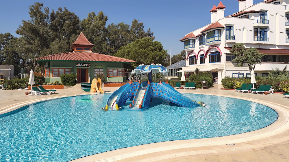 Green Max Hotel — Swimming pool in Belek