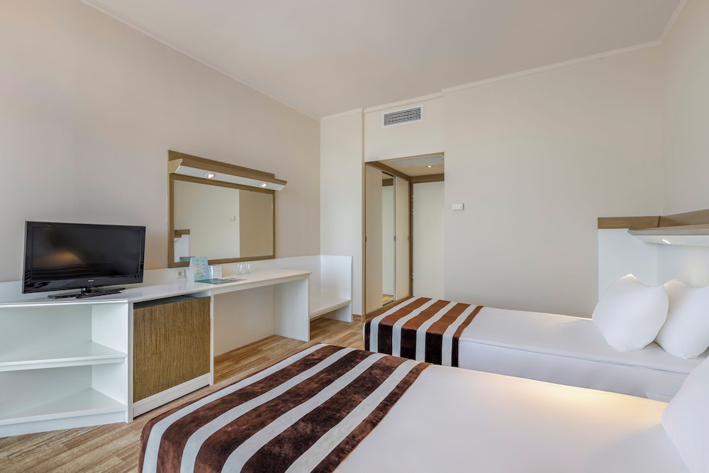 Green Max Hotel — Hotel rooms in Belek