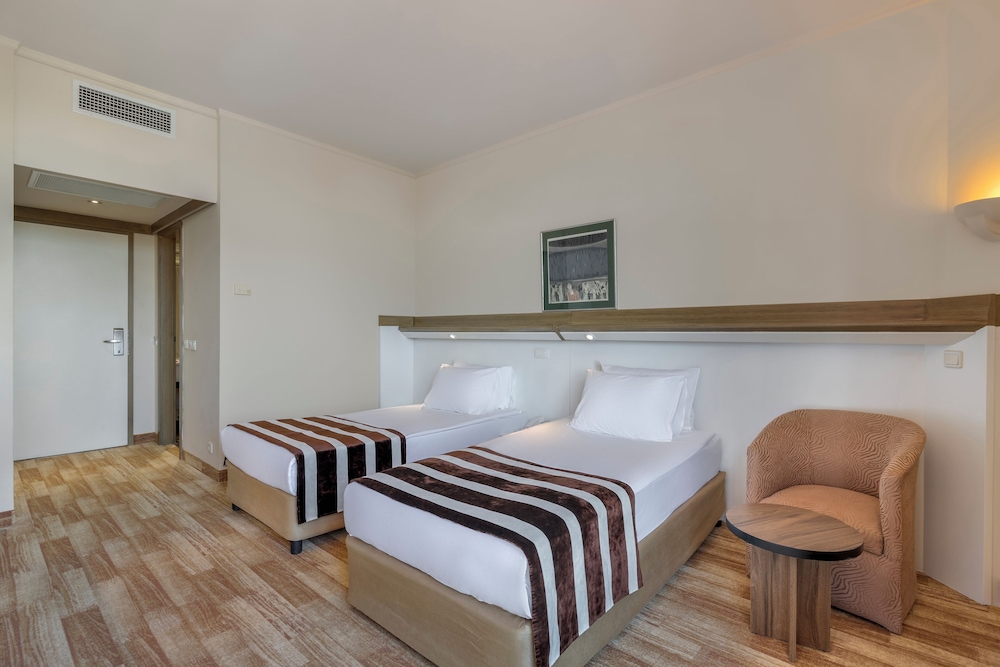 Green Max Hotel — Hotel rooms in Belek