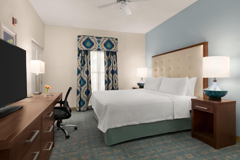 Homewood Suites by Hilton - Fort Myers — Hotel rooms in Fort Myers, Florida