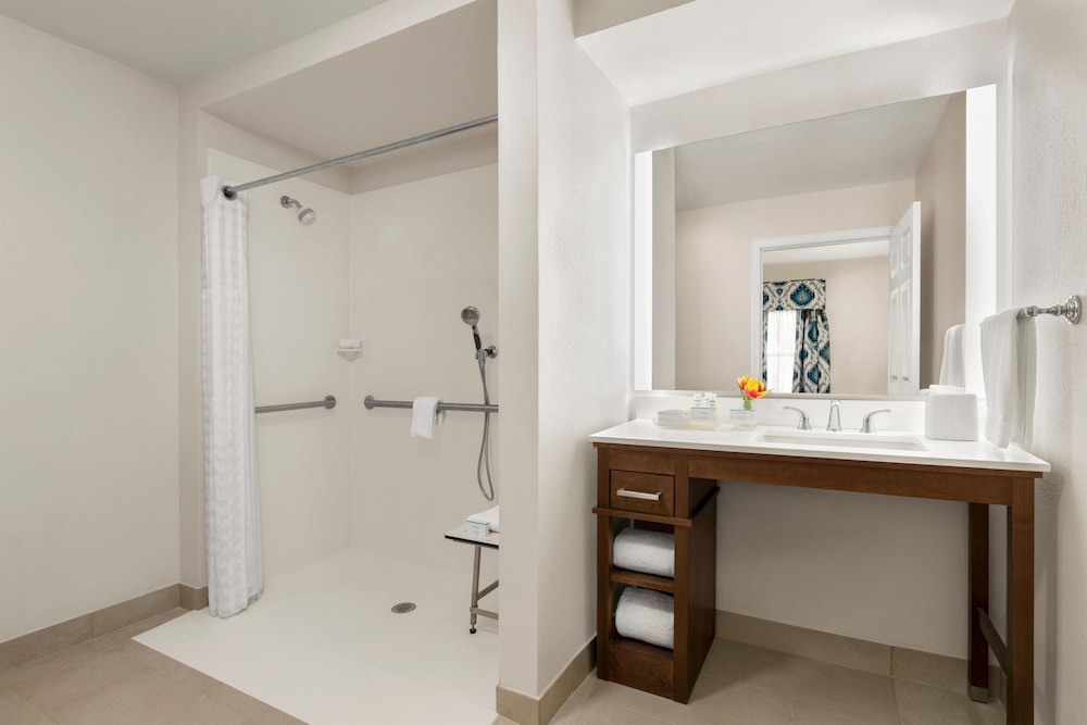 Homewood Suites by Hilton - Fort Myers — Hotel rooms in Fort Myers, Florida