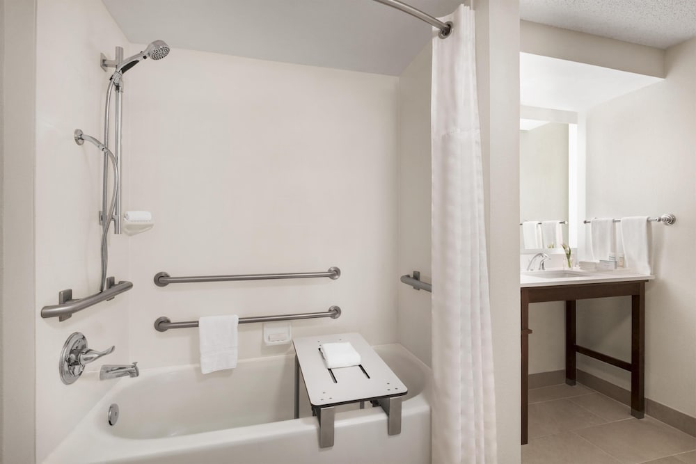 Homewood Suites by Hilton - Fort Myers — Hotel rooms in Fort Myers, Florida