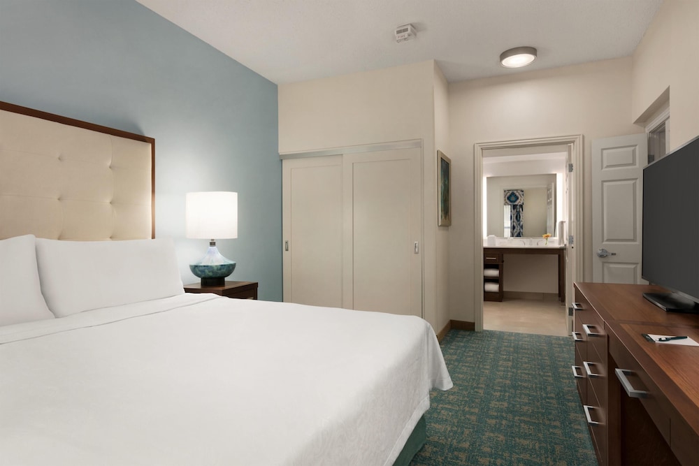 Homewood Suites by Hilton - Fort Myers — Hotel rooms in Fort Myers, Florida