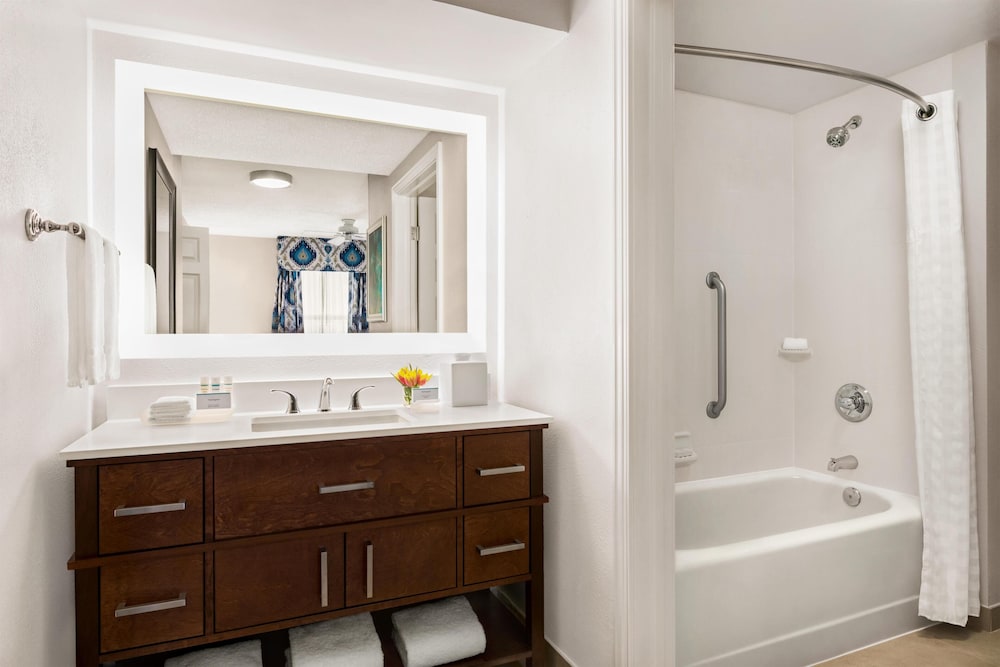 Homewood Suites by Hilton - Fort Myers — Hotel rooms in Fort Myers, Florida