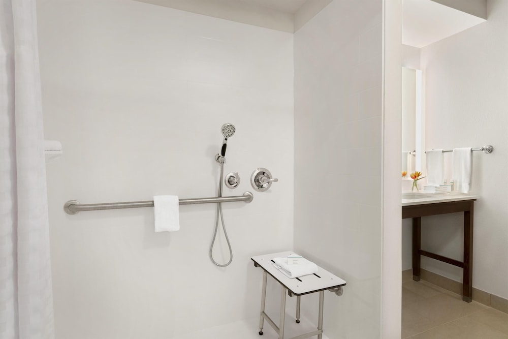 Homewood Suites by Hilton - Fort Myers — Hotel rooms in Fort Myers, Florida