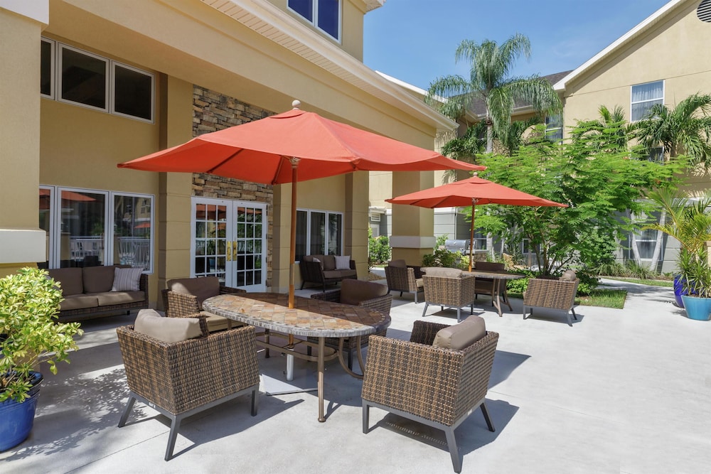 Homewood Suites by Hilton - Fort Myers — Restaurant & bars in Fort Myers, Florida
