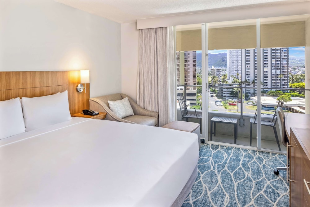 Hyatt Place Waikiki Beach — Hotel rooms in Honolulu, Hawaii