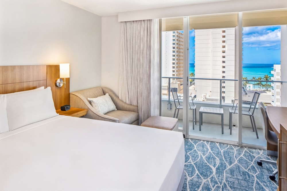 Hyatt Place Waikiki Beach — Hotel rooms in Honolulu, Hawaii
