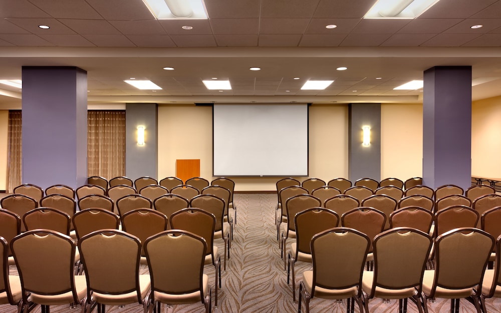 Hyatt Place Waikiki Beach — Hotel building in Honolulu, Hawaii