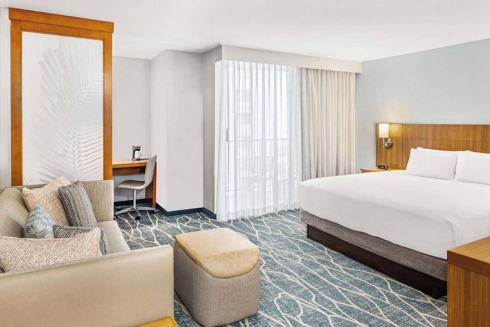 Hyatt Place Waikiki Beach — Hotel rooms in Honolulu, Hawaii