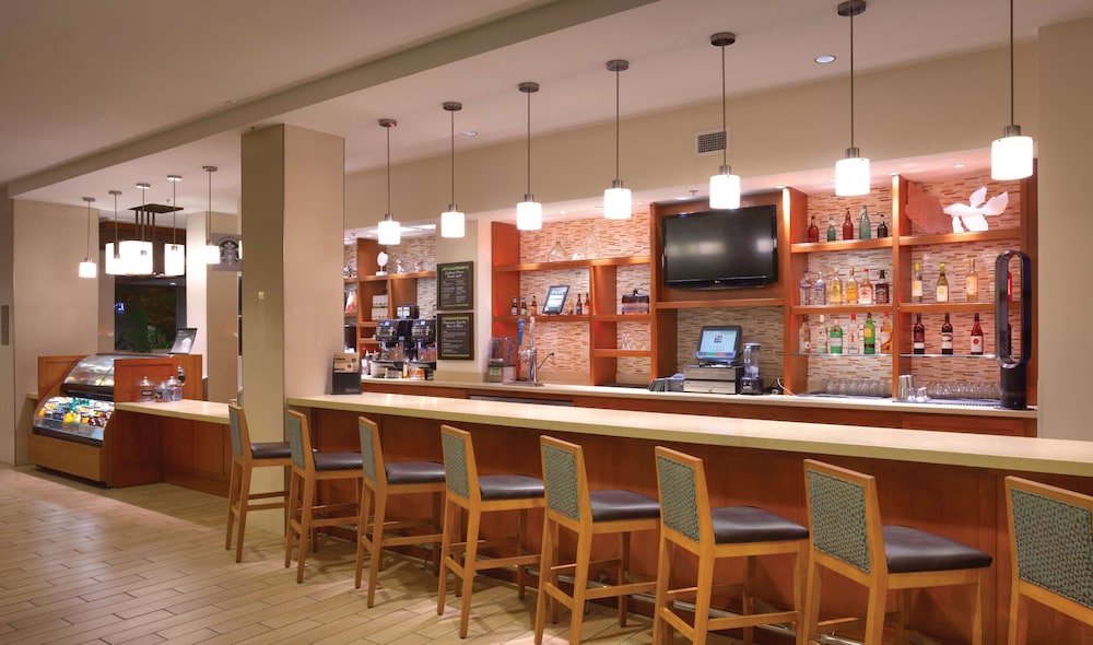 Hyatt Place Waikiki Beach — Restaurant & bars in Honolulu, Hawaii