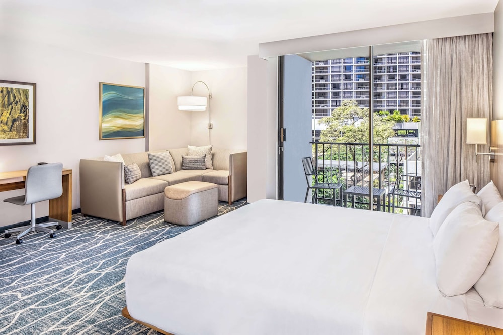 Hyatt Place Waikiki Beach — Hotel rooms in Honolulu, Hawaii