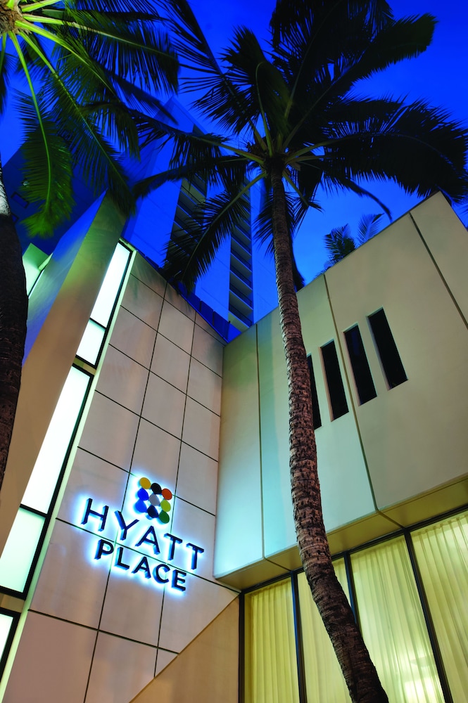 Hyatt Place Waikiki Beach — Hotel building in Honolulu, Hawaii