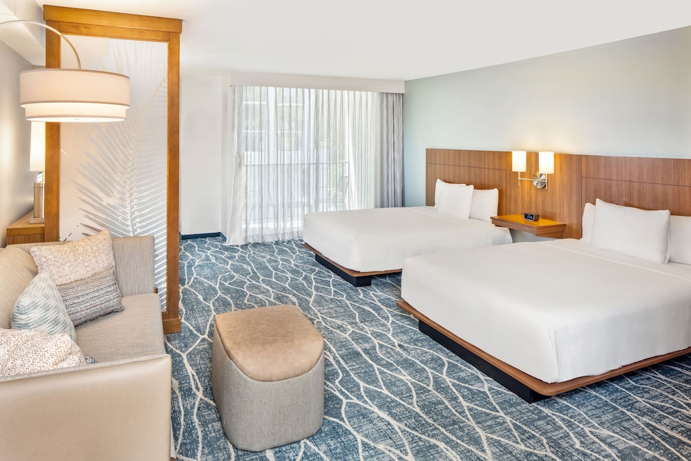 Hyatt Place Waikiki Beach — Hotel rooms in Honolulu, Hawaii